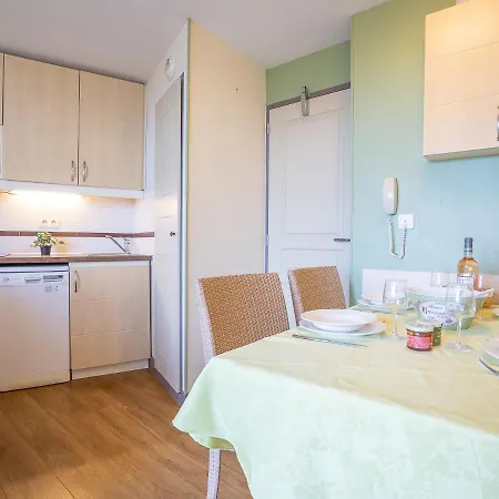Apartment Village Cap Esterel - L'esquinade-7 By Interhome